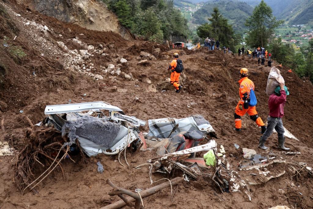 危地马拉上空两客机险相撞事件深度剖析，航空安全挑战与应对之道