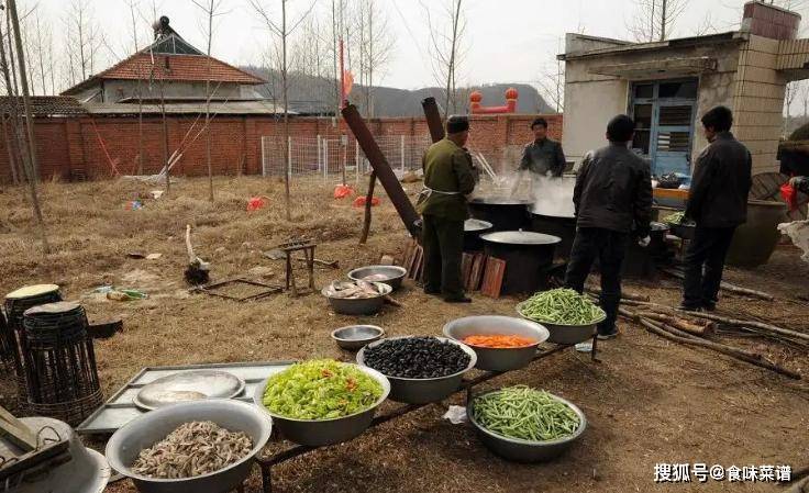 南方女婿探秘东北农村大席，独特魅力的体验之旅