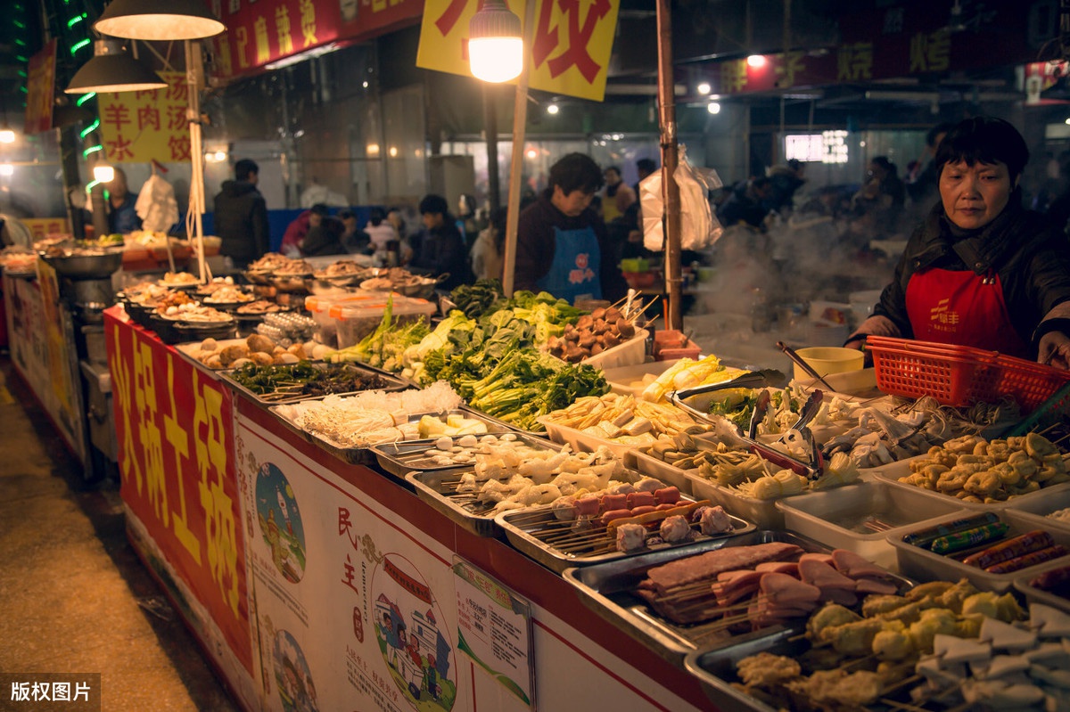 探索美食之旅，如何发掘最地道的小吃摊