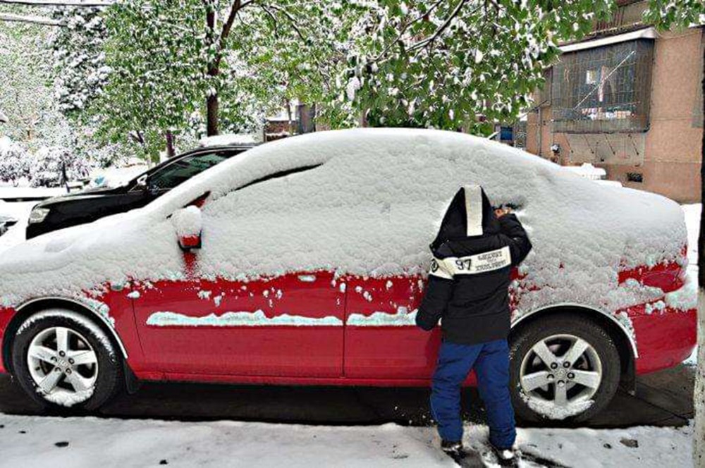 自驾返乡遇暴雪，电车空调使用挑战揭秘